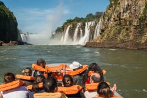 Geotagging, TikTok e IA: as estratégias digitais de Foz do Iguaçu para atrair turistas globais