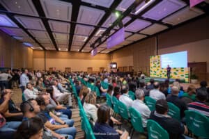 IA é prioridade em empresas brasileiras, mas investimento ainda é de 2%; diz estudo da Amcham