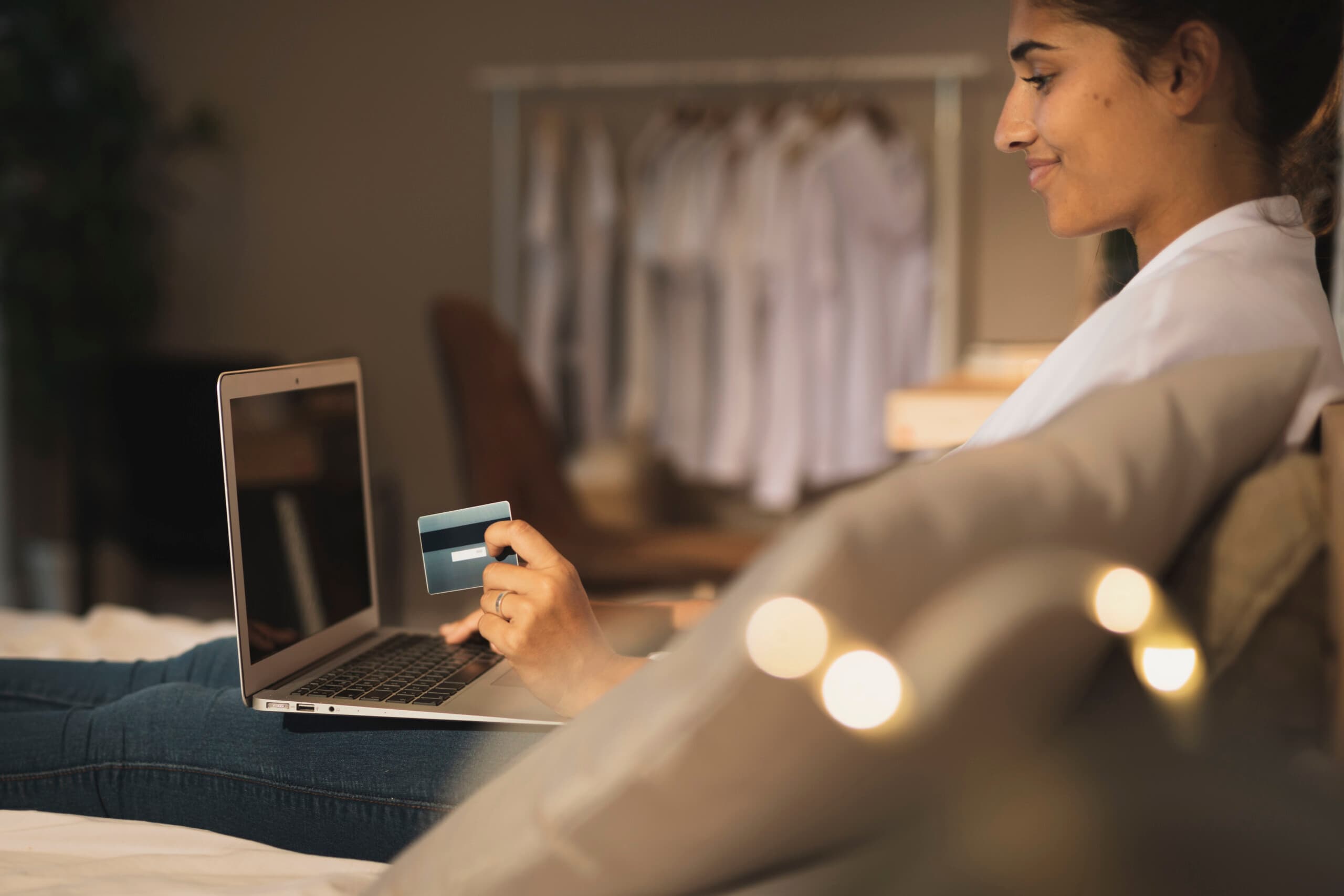 Golpes virtuais em reservas de viagens e compras de ingressos: como se proteger no Carnaval